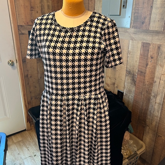 LADIES WOMEN PLUS SIZE 2X LULA ROE HOUNDSTOOTH BLACK AND WHITE DRESS - Picture 2 of 5